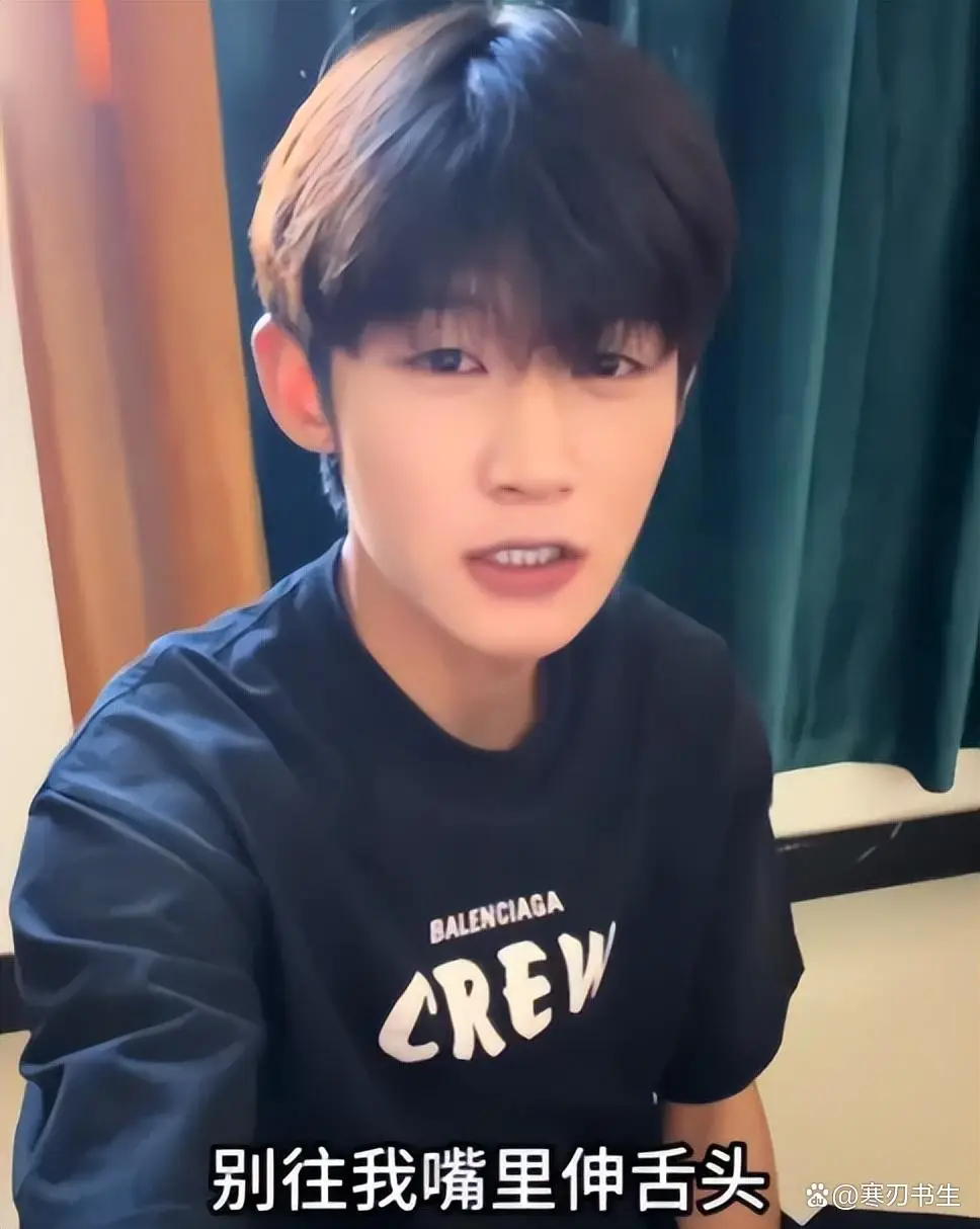 娱乐圈潜规则曝光_娱乐圈男星被潜图片_潜规则女老板强吻事件