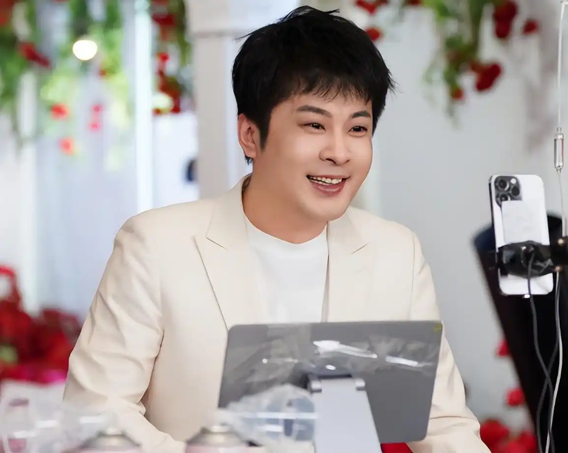 找热度？网红辛巴现身外站发作品，怒斥官方：包庇犯罪，故意抹黑