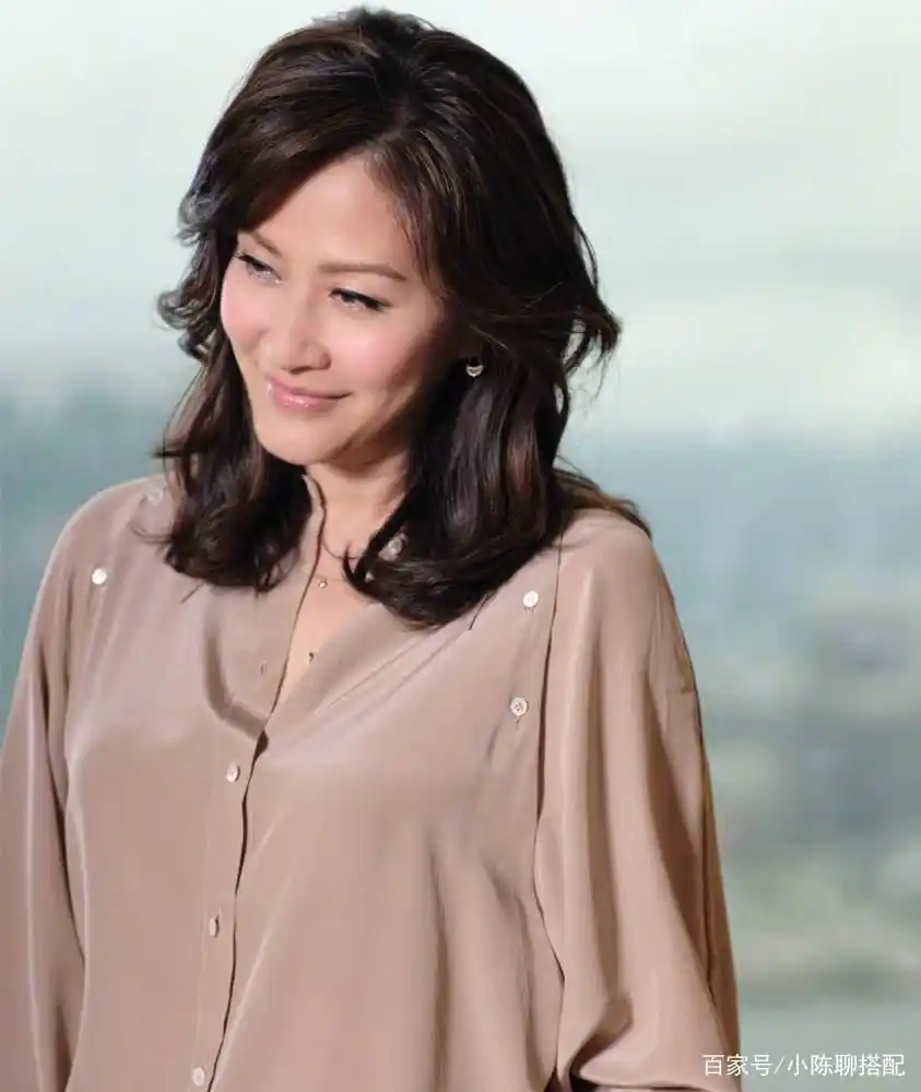 长脸女星妆容技巧_长脸女人如何变美_长方形脸女明星